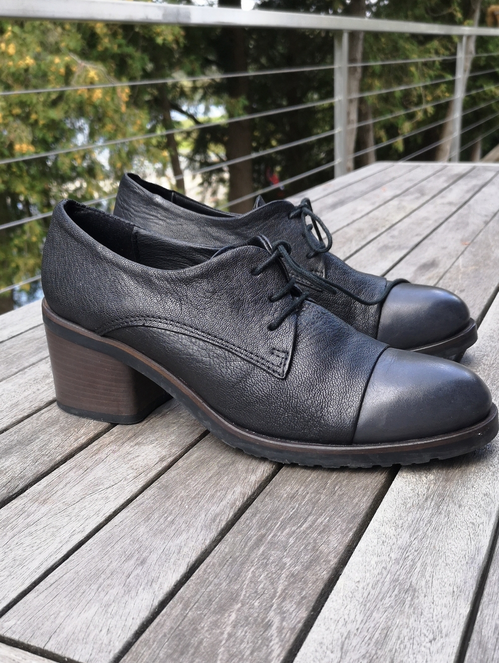 LiliMill heeled leather Oxford-style shoes